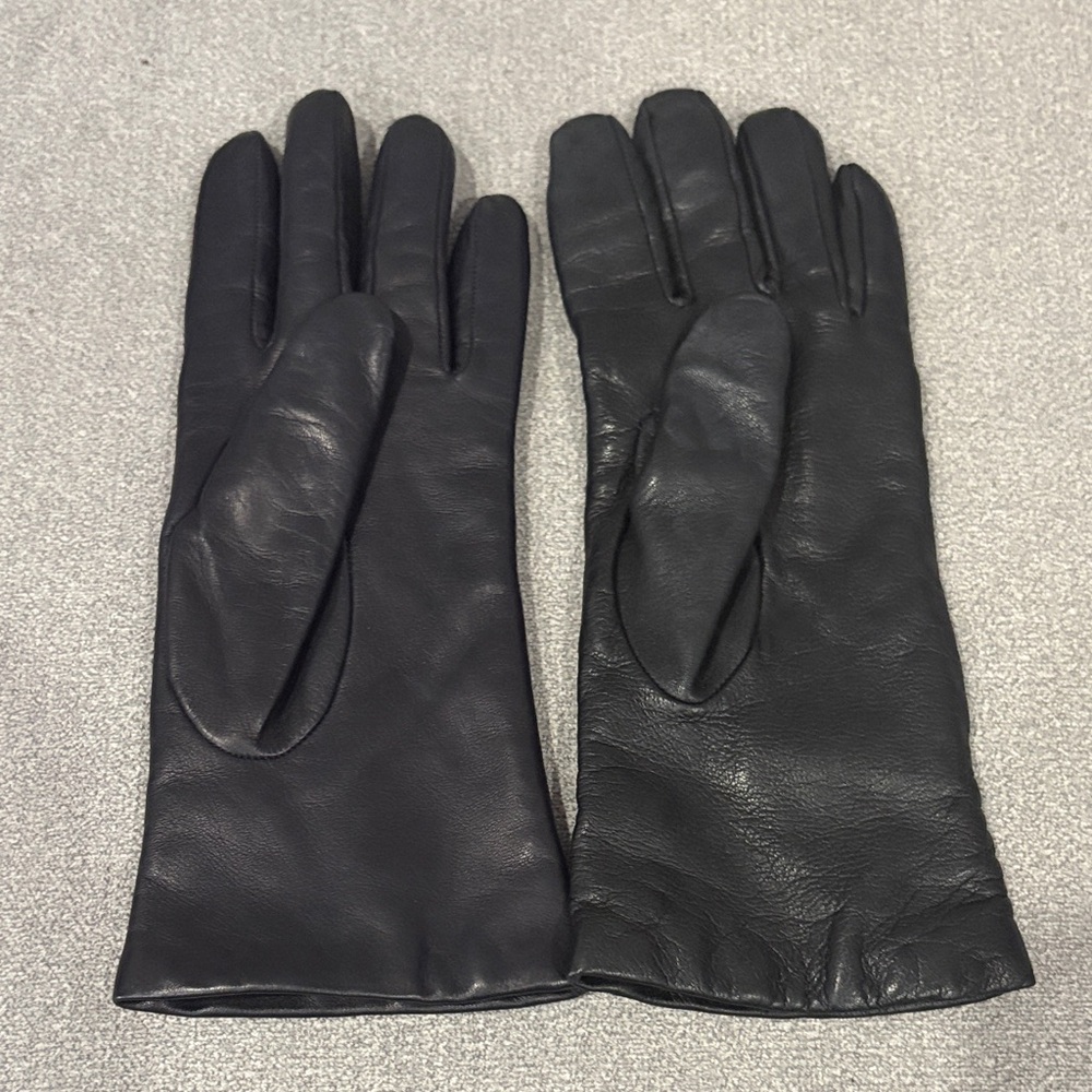 Women’s Black Leather Gloves